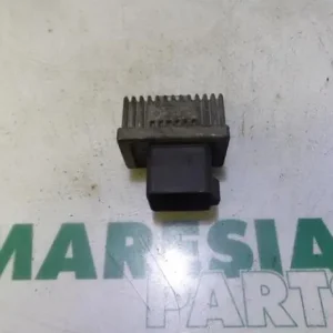 Seizoensaanbieding Relais gloeisysteem (voorverwarmen) RENAULT Trafic II Kasten (FL)