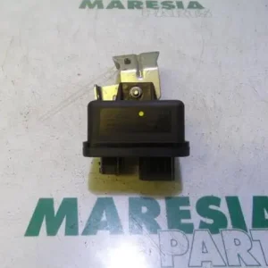 Korting Relais gloeisysteem (voorverwarmen) FIAT FIORINO Box Body/MPV (225_), FIAT QUBO (225_)