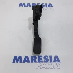 Sensor gaspedaalpositie RENAULT MASTER III Van (FV) Professioneel