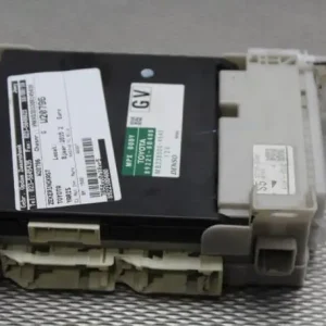 Seizoensaanbieding Zekeringkast TOYOTA YARIS (_P13_)