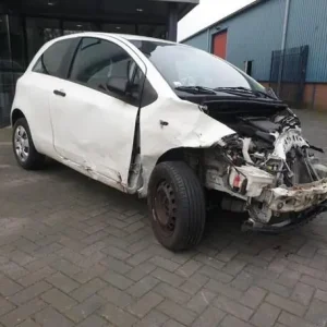 Plaats Bestelling Ruitenwissermotor TOYOTA YARIS (_P9_)