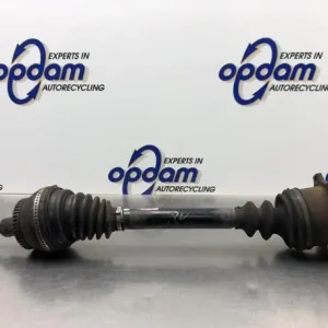 In De Mode Aandrijfas VW PASSAT (3B3)